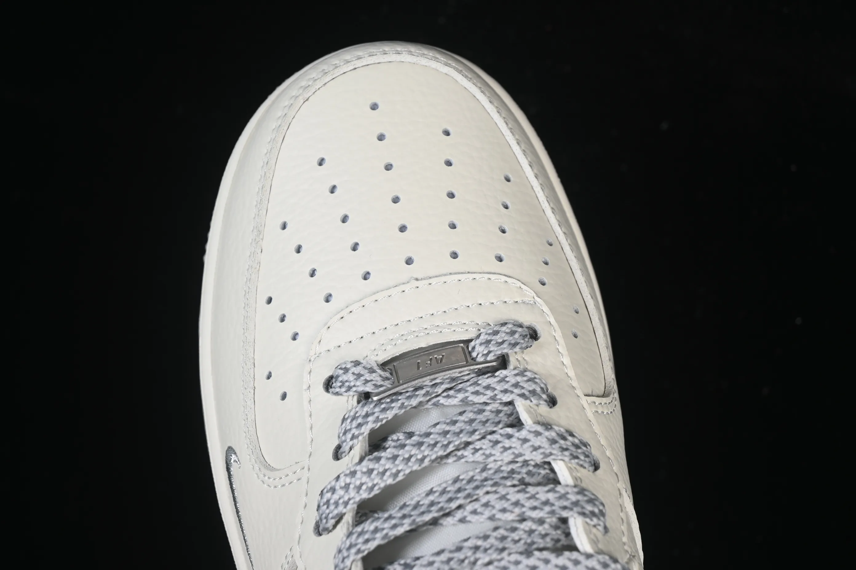 All categories Nk Air Force 1 Air Force Series Nk Air Force 1 Mid Air Force mid-top Nike Air Force 1 Mid Beige and gray two-color bottom Starry Air Force One mid-top casual sneakers XL0236-232